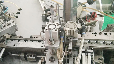 先進(jìn)的設(shè)備,嚴(yán)格的生產(chǎn)標(biāo)準(zhǔn)|品質(zhì)放心 先進(jìn)的設(shè)備,嚴(yán)格的生產(chǎn)標(biāo)準(zhǔn)|品質(zhì)放心